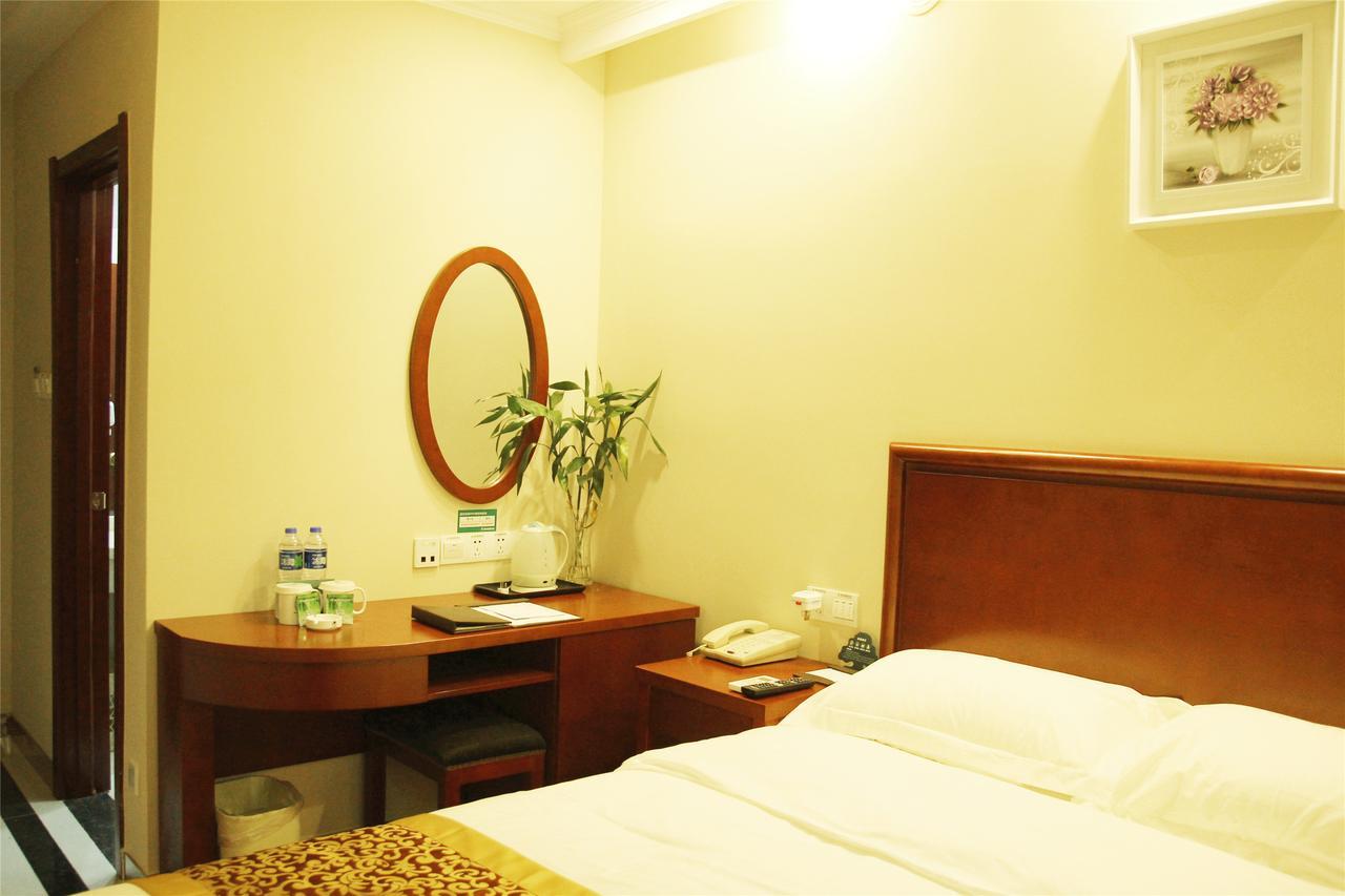 Greentree Inn Shanghai Minhang District Beiqiao Subway Station Express Hotel Exterior foto